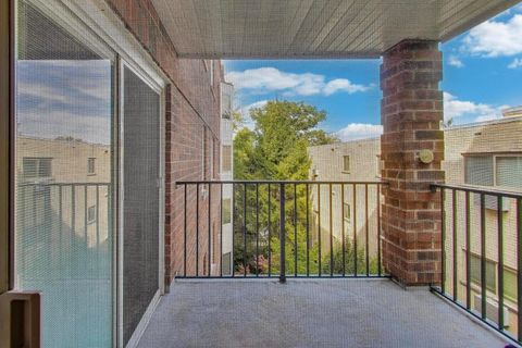 Tiny photo for 2720 Central Street #4C, Evanston, IL 60201 (MLS # 12455771)