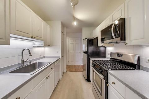 Tiny photo for 2720 Central Street #4C, Evanston, IL 60201 (MLS # 12455771)