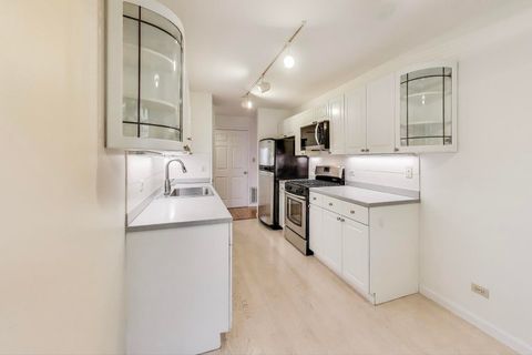 Tiny photo for 2720 Central Street #4C, Evanston, IL 60201 (MLS # 12455771)
