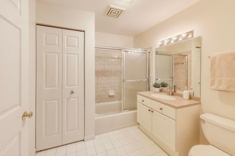 Tiny photo for 2720 Central Street #4C, Evanston, IL 60201 (MLS # 12455771)