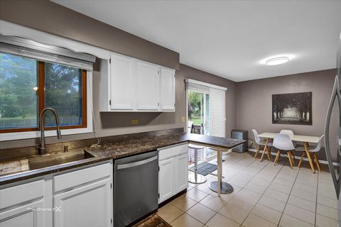 Tiny photo for 2n314 Euclid Avenue, Glen Ellyn, IL 60137 (MLS # 12490022)