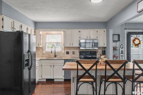 Tiny photo for 2149 W 30TH Street, Davenport, IA 52804 (MLS # QC4268683)