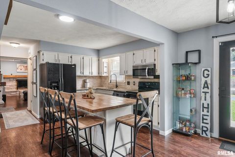 Tiny photo for 2149 W 30TH Street, Davenport, IA 52804 (MLS # QC4268683)