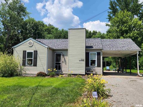 Photo of 820 AIRPORT Road, Mt Vernon, IL 62864 (MLS # EB458686)