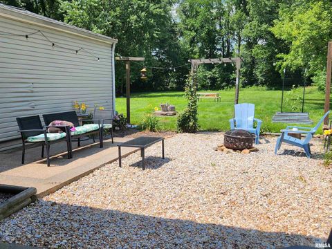 Tiny photo for 820 AIRPORT Road, Mt Vernon, IL 62864 (MLS # EB458686)