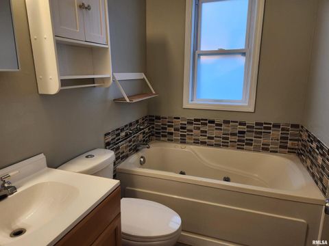 Tiny photo for 820 AIRPORT Road, Mt Vernon, IL 62864 (MLS # EB458686)