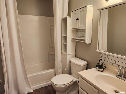 Tiny photo for 820 AIRPORT Road, Mt Vernon, IL 62864 (MLS # EB458686)