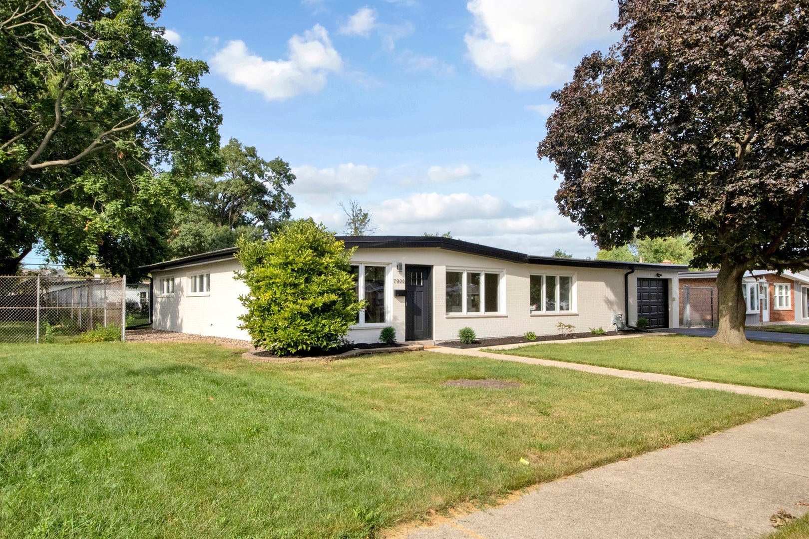7906 W 98th Street