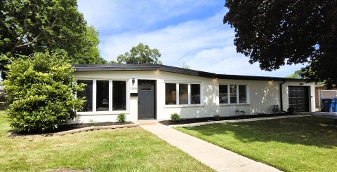 Photo of 7906 W 98th Street, Hickory Hills, IL 60457 (MLS # 12754692)