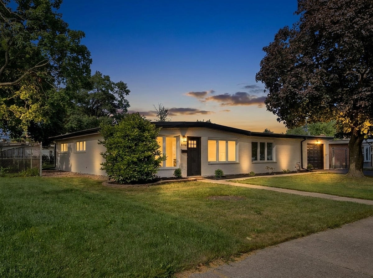 7906 W 98th Street