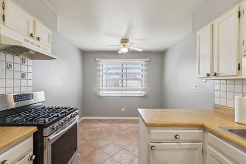 Tiny photo for 1200 Knottingham Court #2B, Schaumburg, IL 60193 (MLS # 12596609)