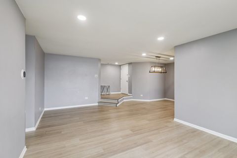 Tiny photo for 1200 Knottingham Court #2B, Schaumburg, IL 60193 (MLS # 12596609)