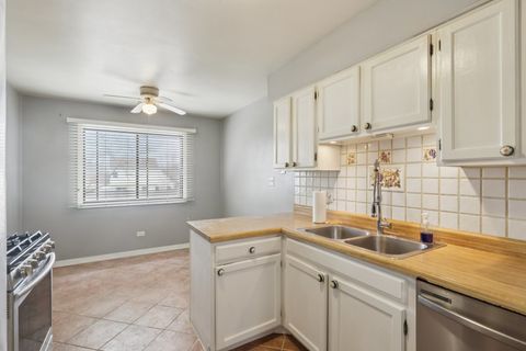 Tiny photo for 1200 Knottingham Court #2B, Schaumburg, IL 60193 (MLS # 12596609)