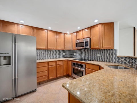 Tiny photo for 10130 S 84th Terrace #11107, Palos Hills, IL 60465 (MLS # 12770964)