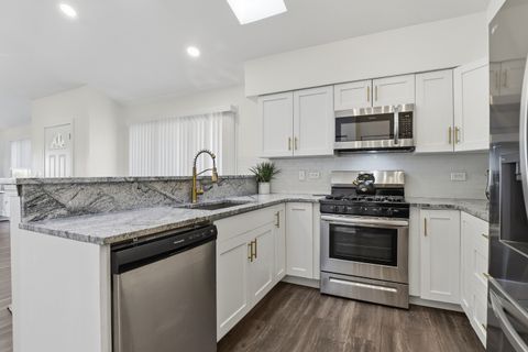 Tiny photo for 74 Aegina Court, Tinley Park, IL 60477 (MLS # 12514584)