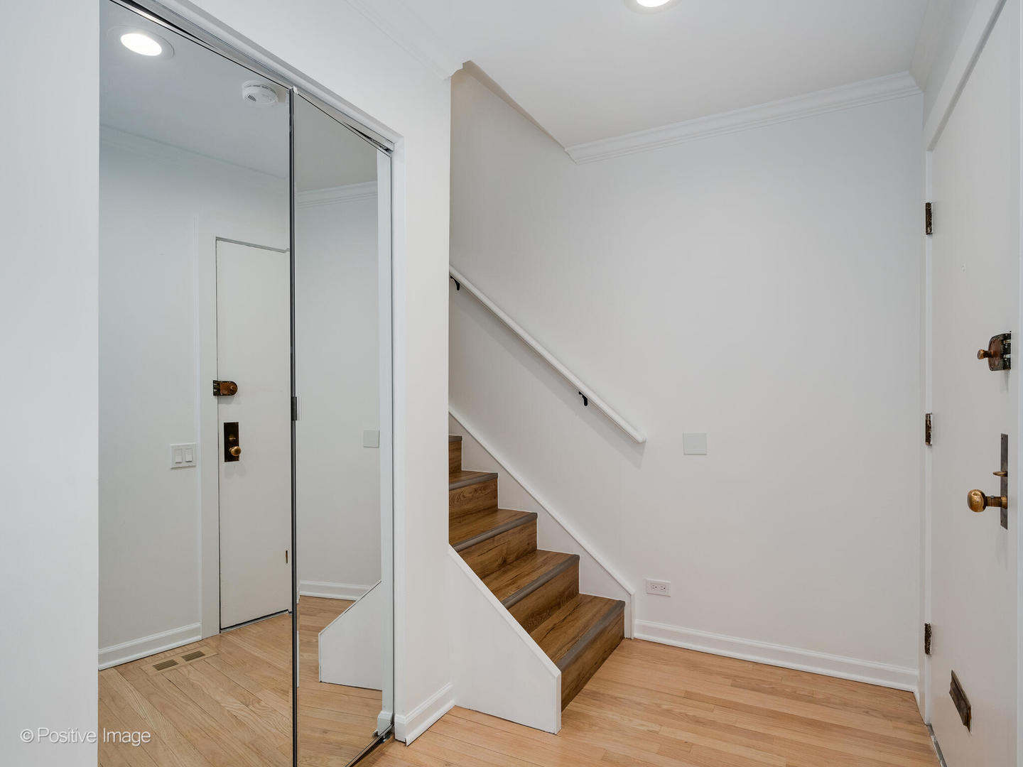 604 W Armitage Avenue