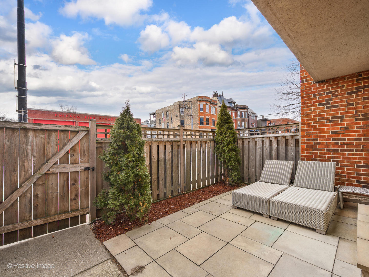 604 W Armitage Avenue