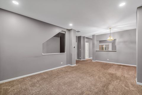 Tiny photo for 2452 Daybreak Court #2452, Elgin, IL 60123 (MLS # 12522184)