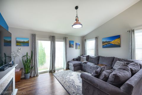 Tiny photo for 308 Fieldstone Drive, Woodstock, IL 60098 (MLS # 12610331)