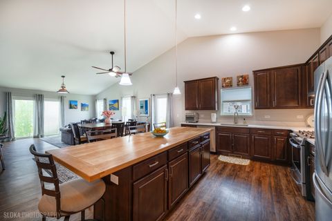 Tiny photo for 308 Fieldstone Drive, Woodstock, IL 60098 (MLS # 12610331)