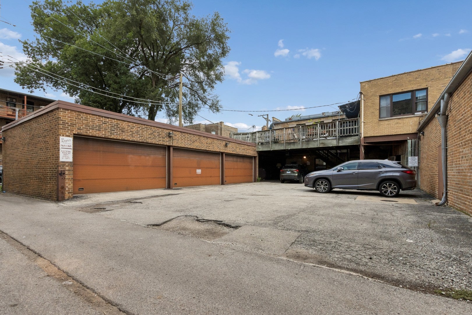 6222 N Broadway Street