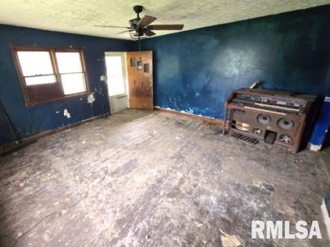 Tiny photo for 629 S 18TH Street, Mt Vernon, IL 62864 (MLS # EB458621)