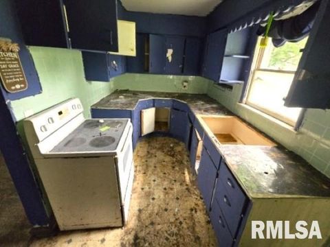 Tiny photo for 629 S 18TH Street, Mt Vernon, IL 62864 (MLS # EB458621)