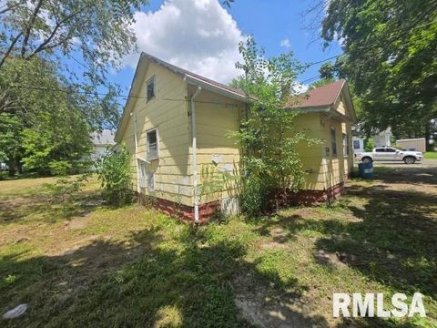 Tiny photo for 629 S 18TH Street, Mt Vernon, IL 62864 (MLS # EB458621)
