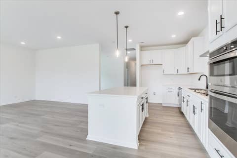 Tiny photo for Oswego, IL 60543 (MLS # 12647368)