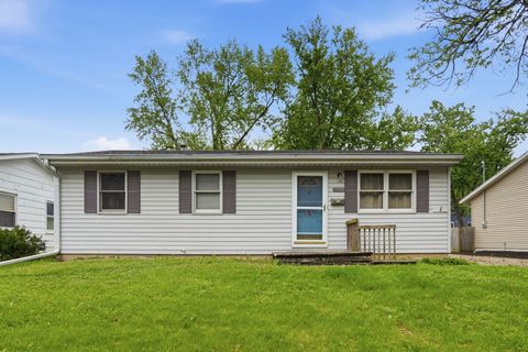 Photo of 3323 Kimberly Downs Road, Davenport, IA 52807 (MLS # 12631933)