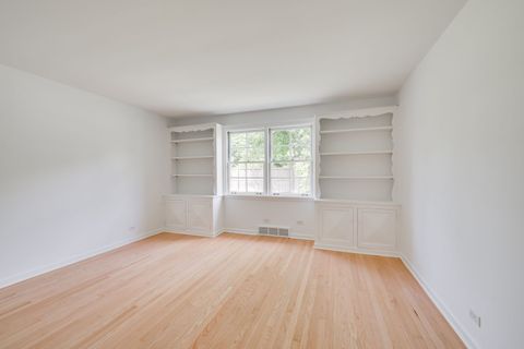 Tiny photo for 985 W Deerpath Road, Lake Forest, IL 60045 (MLS # 12430978)