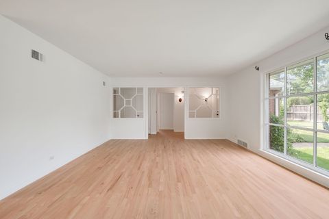 Tiny photo for 985 W Deerpath Road, Lake Forest, IL 60045 (MLS # 12430978)