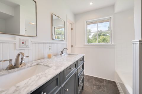 Tiny photo for 985 W Deerpath Road, Lake Forest, IL 60045 (MLS # 12430978)