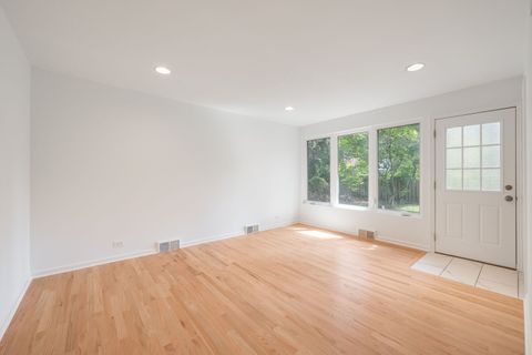 Tiny photo for 985 W Deerpath Road, Lake Forest, IL 60045 (MLS # 12430978)