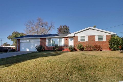 Photo of 1205 Daniel Ct. Ct, Quincy, IL 62305 (MLS # 12508383)