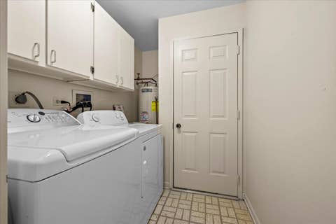 Tiny photo for 1979 Ammer Ridge Court #201, Glenview, IL 60025 (MLS # 12702456)