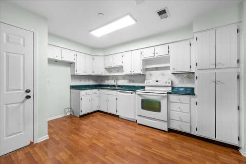 Tiny photo for 1979 Ammer Ridge Court #201, Glenview, IL 60025 (MLS # 12702456)