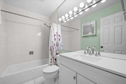 Tiny photo for 1979 Ammer Ridge Court #201, Glenview, IL 60025 (MLS # 12702456)