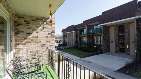 Tiny photo for 9140 S PULASKI Road #1W, Oak Lawn, IL 60453 (MLS # 12592301)