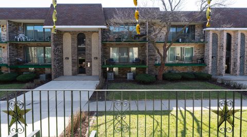 Tiny photo for 9140 S PULASKI Road #1W, Oak Lawn, IL 60453 (MLS # 12592301)