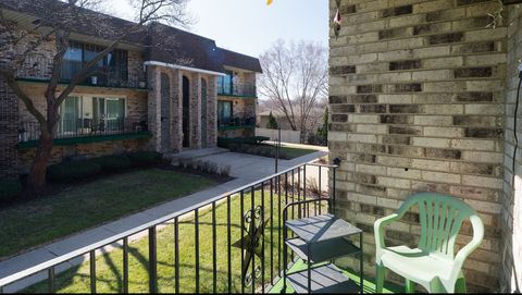 Tiny photo for 9140 S PULASKI Road #1W, Oak Lawn, IL 60453 (MLS # 12592301)