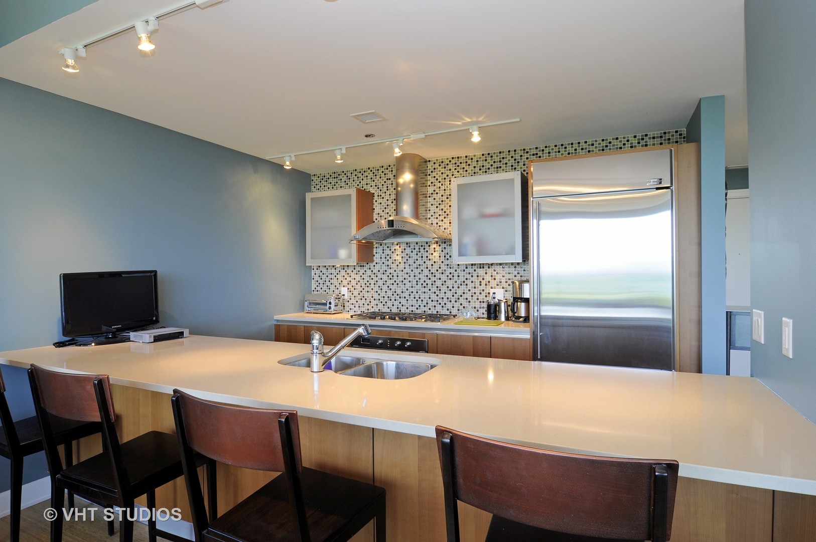 340 E RANDOLPH Street 705