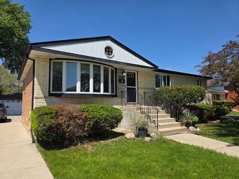 Photo of 17612 71st Avenue, Tinley Park, IL 60477 (MLS # 12650449)