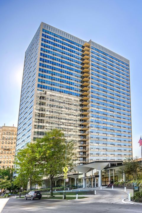 Photo of 3550 N Lake Shore Drive #1923, Chicago, IL 60657 (MLS # 12471745)