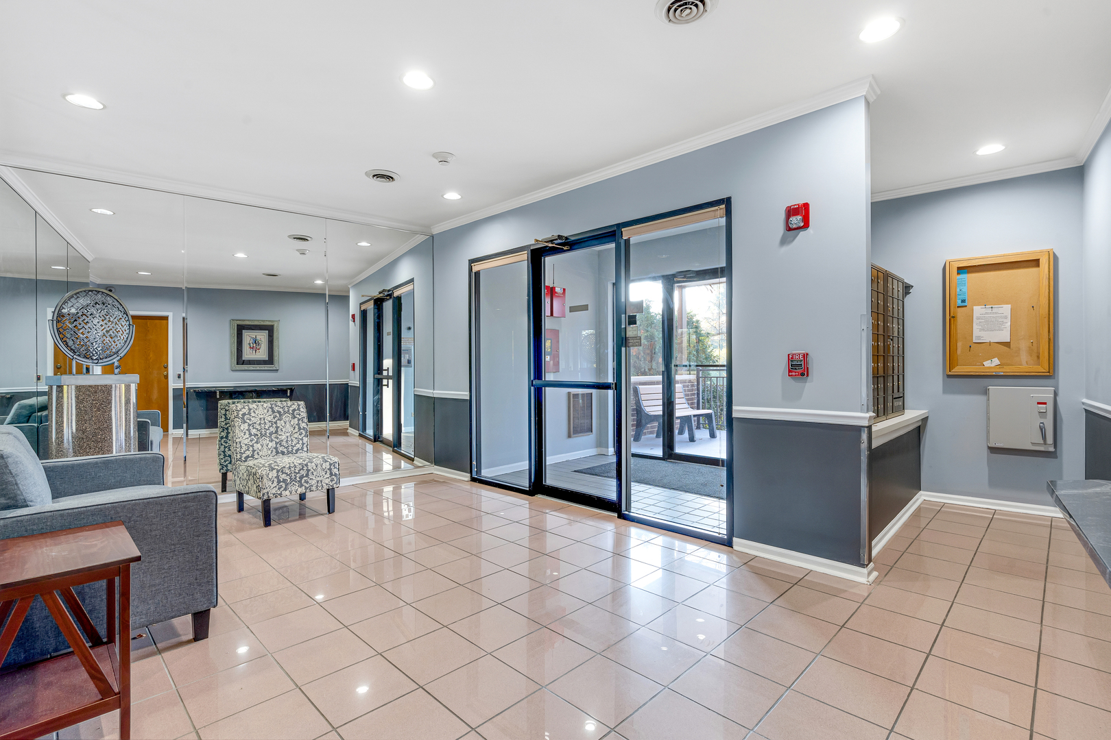 400 E Dundee Road 408