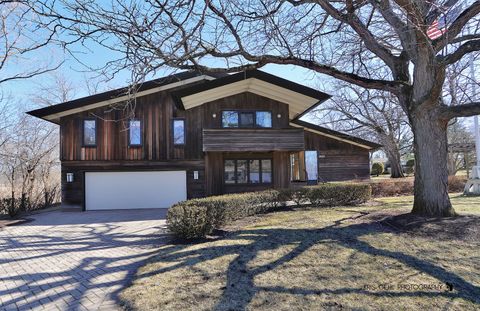 Photo of 995 Norman Avenue, Gurnee, IL 60031 (MLS # 12576928)
