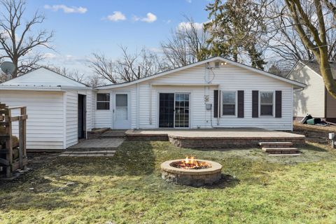 Tiny photo for 3808 15th Street B, Moline, IL 61265 (MLS # 12583427)