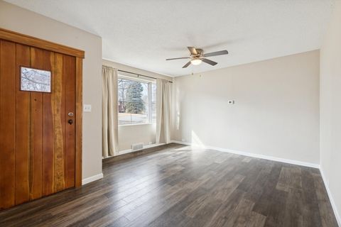 Tiny photo for 3808 15th Street B, Moline, IL 61265 (MLS # 12583427)