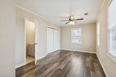 Tiny photo for 3808 15th Street B, Moline, IL 61265 (MLS # 12583427)