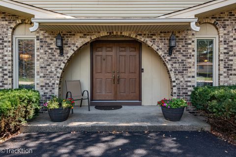 Tiny photo for 23061 N Apple Hill Lane, Lincolnshire, IL 60069 (MLS # 12539570)